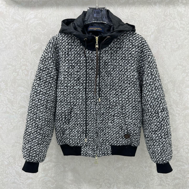 l0vis Vvtt0n outwear